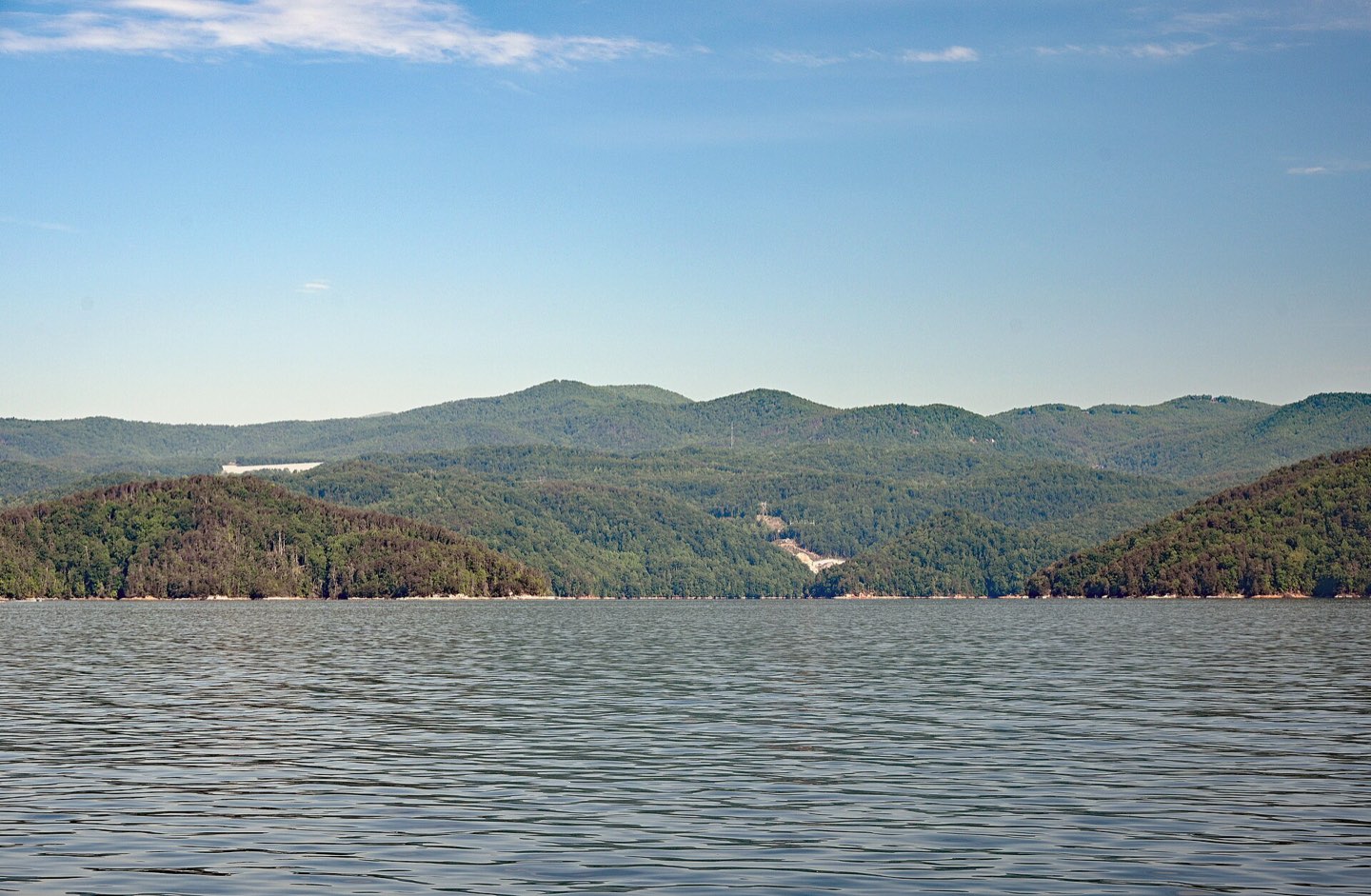 Waterfront homes on Lake Jocassee